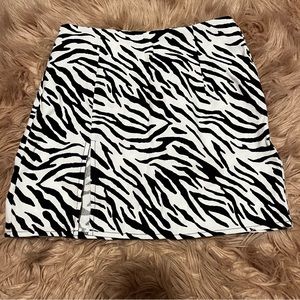 Shein zebra print skirt size XS new